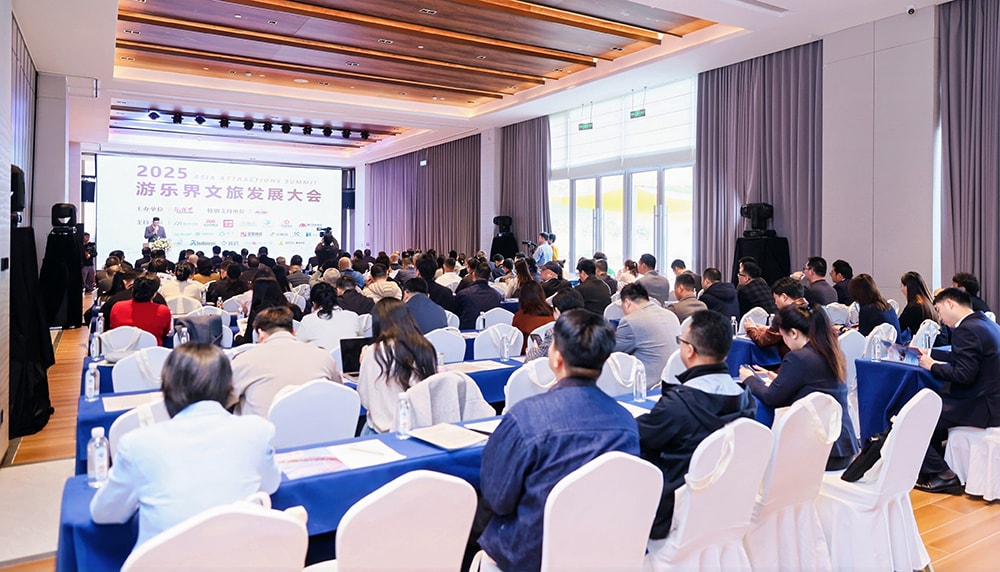 科技铸就非凡体验，专业成就行业标杆——金年会荣膺2025金冠奖“杰出水滑道设备奖”